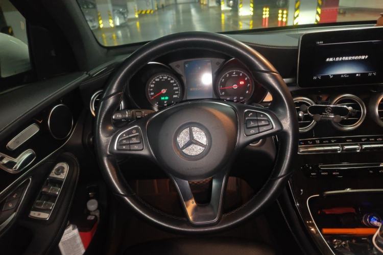 Used Mercedes-Benz GLC 2017 GLC 260 4MATIC Dynamic Edition Steering Wheel