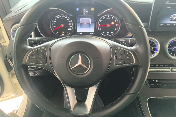 Used Mercedes-Benz GLC 2017 GLC 300 4MATIC Sport Edition Steering Wheel