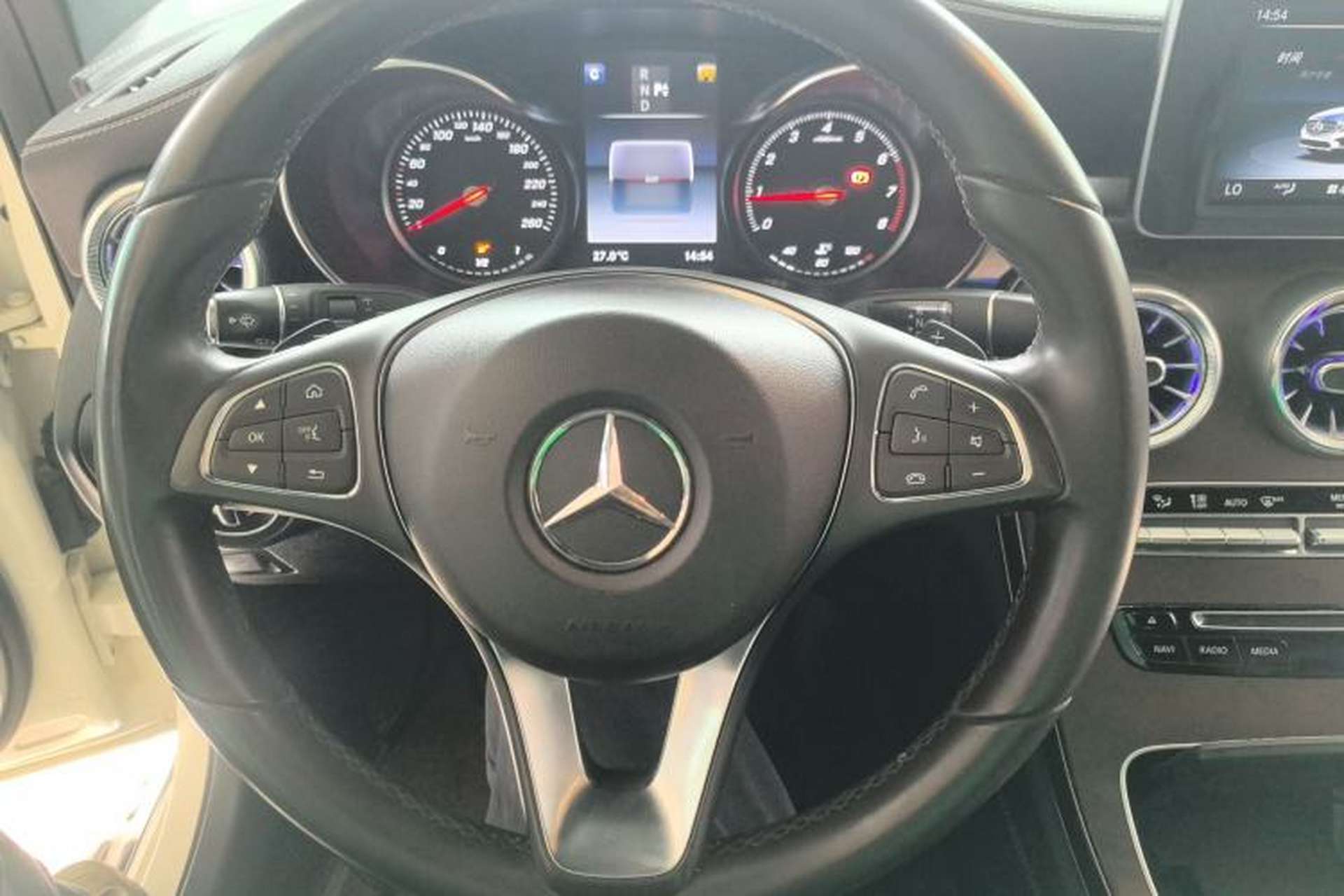 Used Mercedes-Benz GLC 2017 GLC 300 4MATIC Sport Edition Steering Wheel