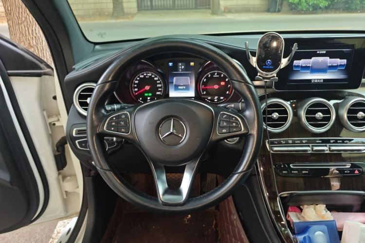 Used Mercedes-Benz GLC 2017 GLC 260 4MATIC Dynamic Edition Steering Wheel