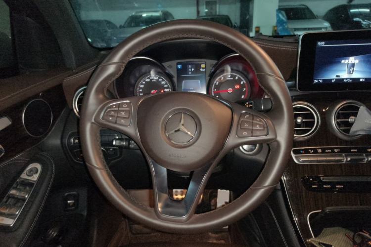 Used Mercedes-Benz GLC 2017 GLC 260 4MATIC Luxury Model Steering Wheel