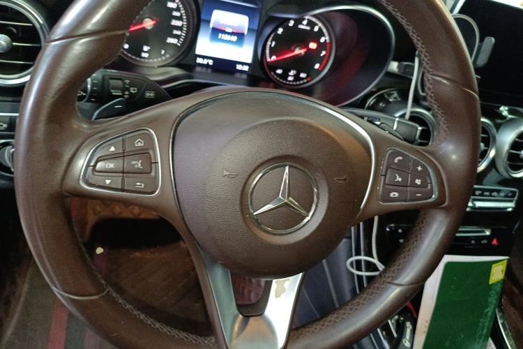 Used Mercedes-Benz GLC 2017 GLC 260 4MATIC Luxury Model Steering Wheel