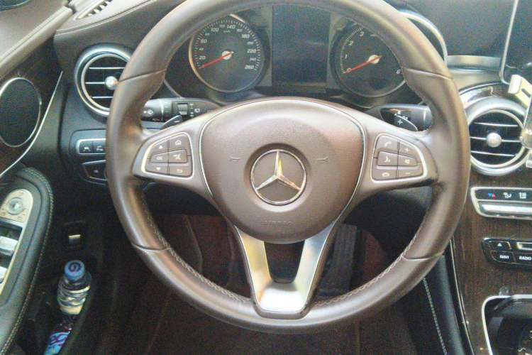 Used Mercedes-Benz GLC 2017 GLC 260 4MATIC Luxury Model Steering Wheel