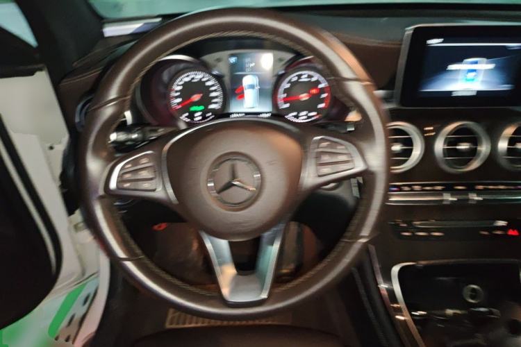 Used Mercedes-Benz GLC 2017 GLC 260 4MATIC Dynamic Edition Steering Wheel