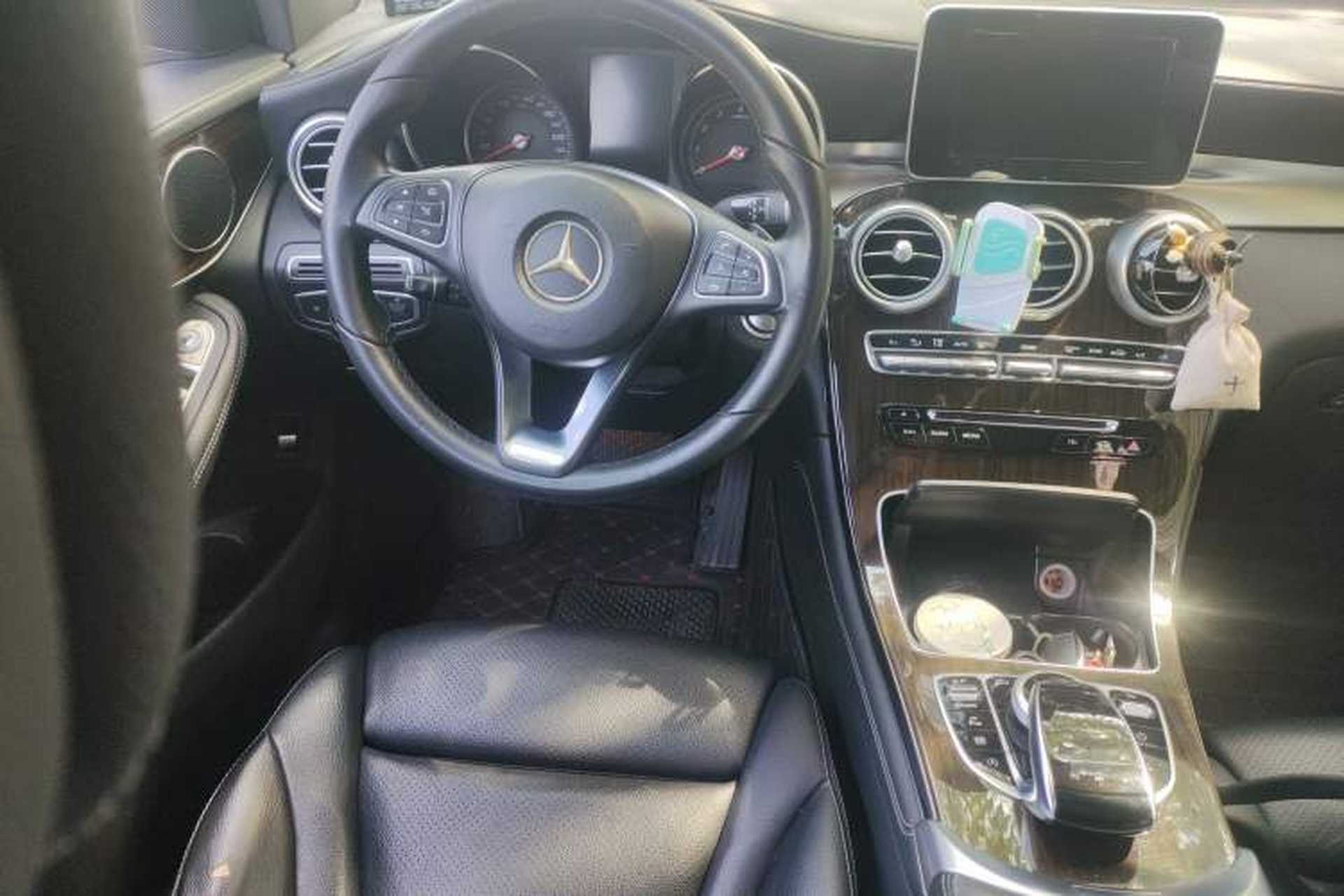Used Mercedes-Benz GLC 2017 GLC 260 4MATIC Dynamic Edition Steering Wheel
