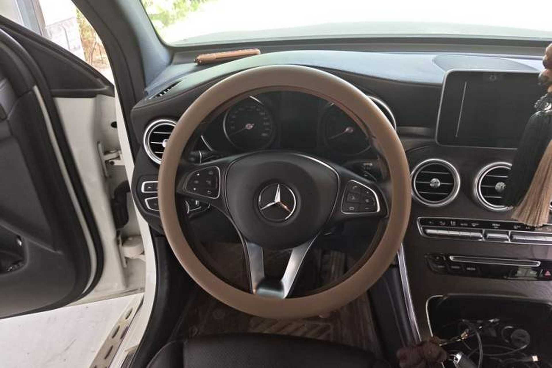 Used Mercedes-Benz GLC 2017 GLC 300 4MATIC Sport Edition Steering Wheel