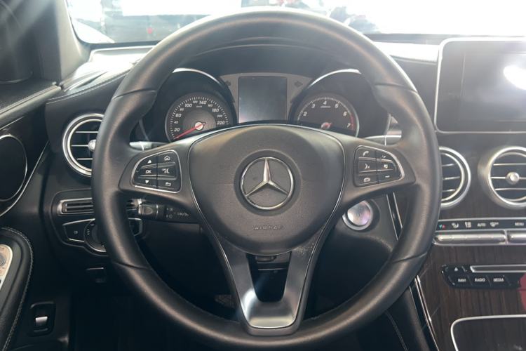 Used Mercedes-Benz GLC 2017 GLC 260 4MATIC Dynamic Edition Steering Wheel