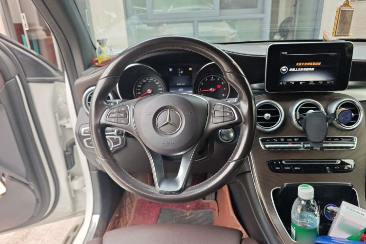 Used Mercedes-Benz GLC 2017 GLC 300 4MATIC Sport Edition Steering Wheel