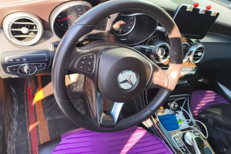 Used Mercedes-Benz GLC 2017 GLC 260 4MATIC Luxury Model Steering Wheel