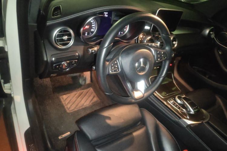 Used Mercedes-Benz GLC 2017 GLC 260 4MATIC Dynamic Edition Steering Wheel