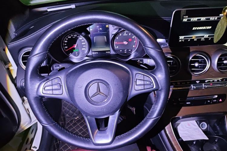 Used Mercedes-Benz GLC 2017 GLC 300 4MATIC Sport Edition Steering Wheel