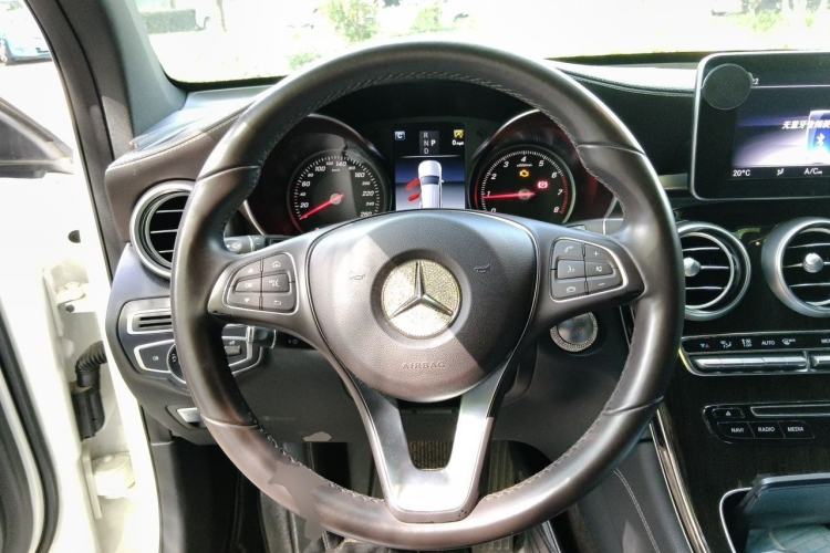 Used Mercedes-Benz GLC 2017 GLC 260 4MATIC Dynamic Edition Steering Wheel