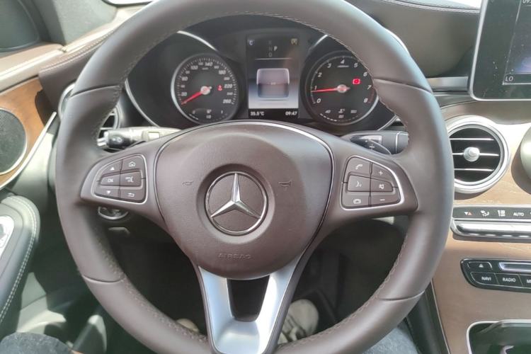 Used Mercedes-Benz GLC 2017 GLC 300 4MATIC Sport Edition Steering Wheel