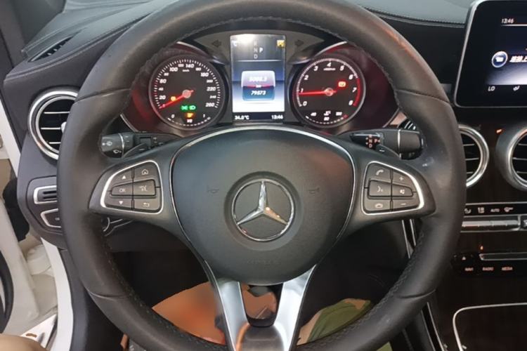 Used Mercedes-Benz GLC 2017 GLC 260 4MATIC Dynamic Edition Steering Wheel