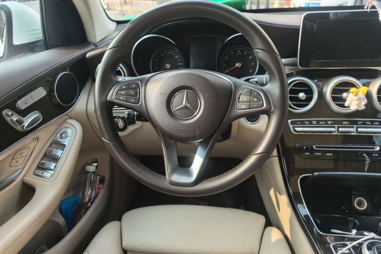 Used Mercedes-Benz GLC 2017 GLC 260 4MATIC Dynamic Edition Steering Wheel