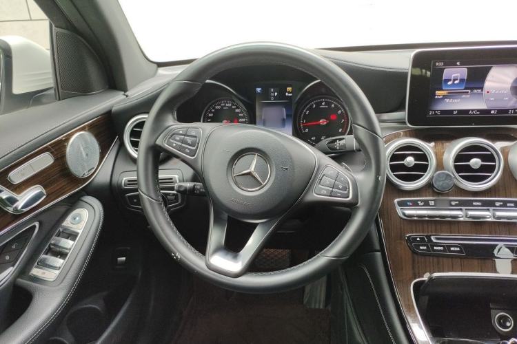 Used Mercedes-Benz GLC 2017 GLC 260 4MATIC Dynamic Edition Steering Wheel