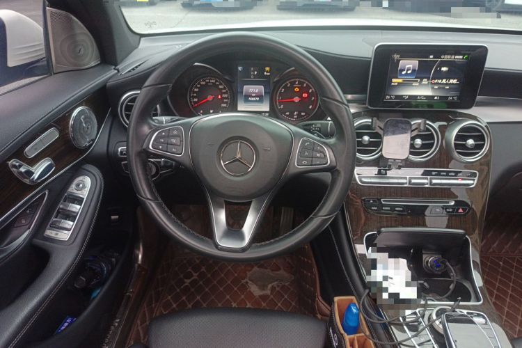 Used Mercedes-Benz GLC 2017 GLC 260 4MATIC Luxury Model Steering Wheel