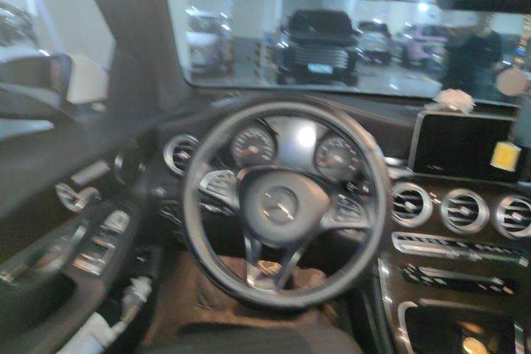 Used Mercedes-Benz GLC 2017 GLC 260 4MATIC Dynamic Edition Steering Wheel
