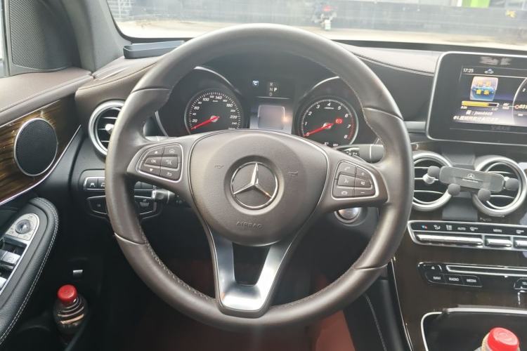 Used Mercedes-Benz GLC 2017 GLC 260 4MATIC Dynamic Edition Steering Wheel