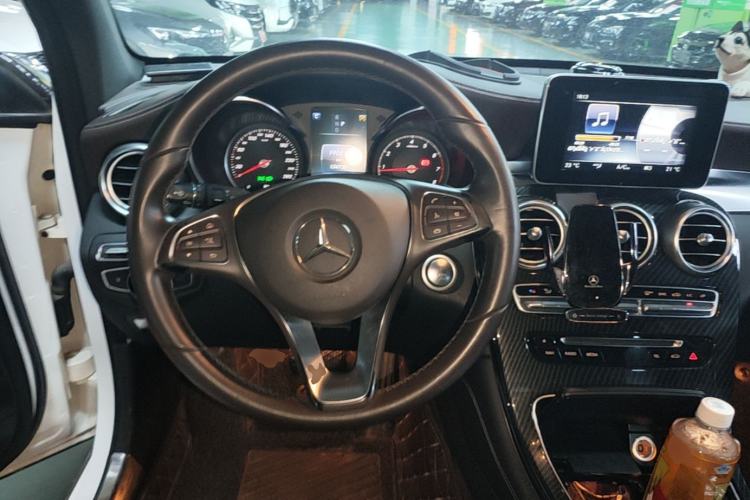 Used Mercedes-Benz GLC 2017 GLC 260 4MATIC Dynamic Edition Steering Wheel