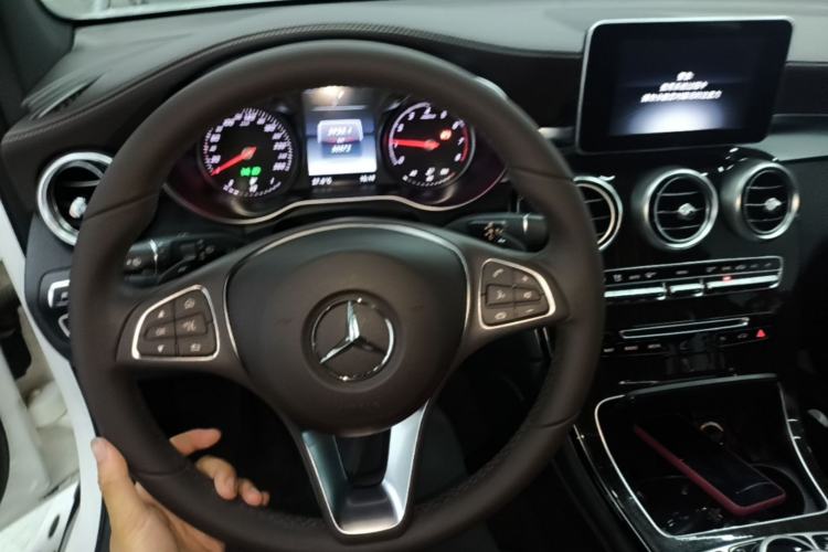 Used Mercedes-Benz GLC 2017 GLC 260 4MATIC Luxury Model Steering Wheel