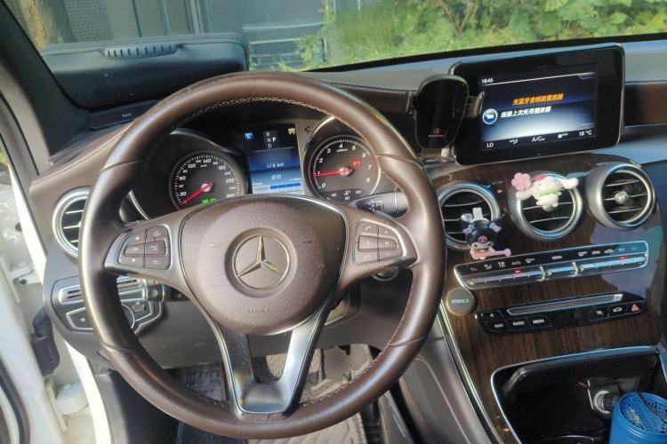 Used Mercedes-Benz GLC 2017 GLC 260 4MATIC Dynamic Edition Steering Wheel