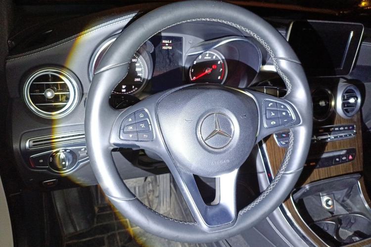 Used Mercedes-Benz GLC 2017 GLC 260 4MATIC Dynamic Edition Steering Wheel