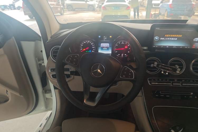 Used Mercedes-Benz GLC 2017 GLC 300 4MATIC Sport Edition Steering Wheel