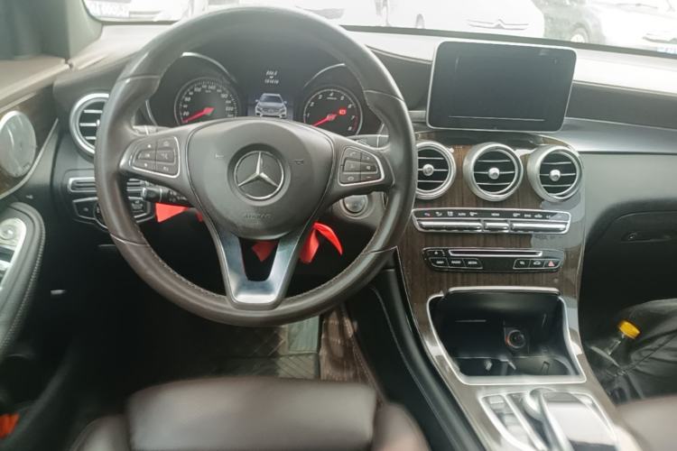 Used Mercedes-Benz GLC 2017 GLC 260 4MATIC Dynamic Edition Steering Wheel