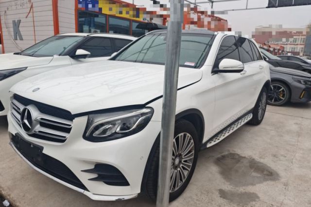 Ojetý Mercedes-Benz GLC 2017 GLC 260 4MATIC Dynamic Edition