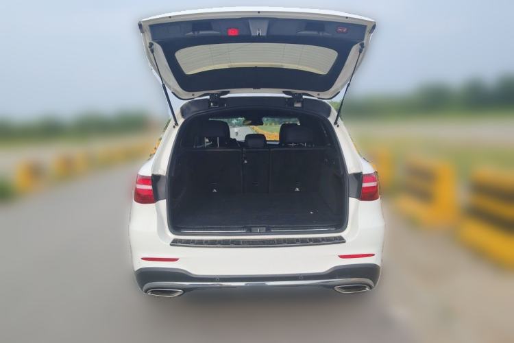 Used Mercedes-Benz GLC 2017 GLC 260 4MATIC Luxury Model Trunk