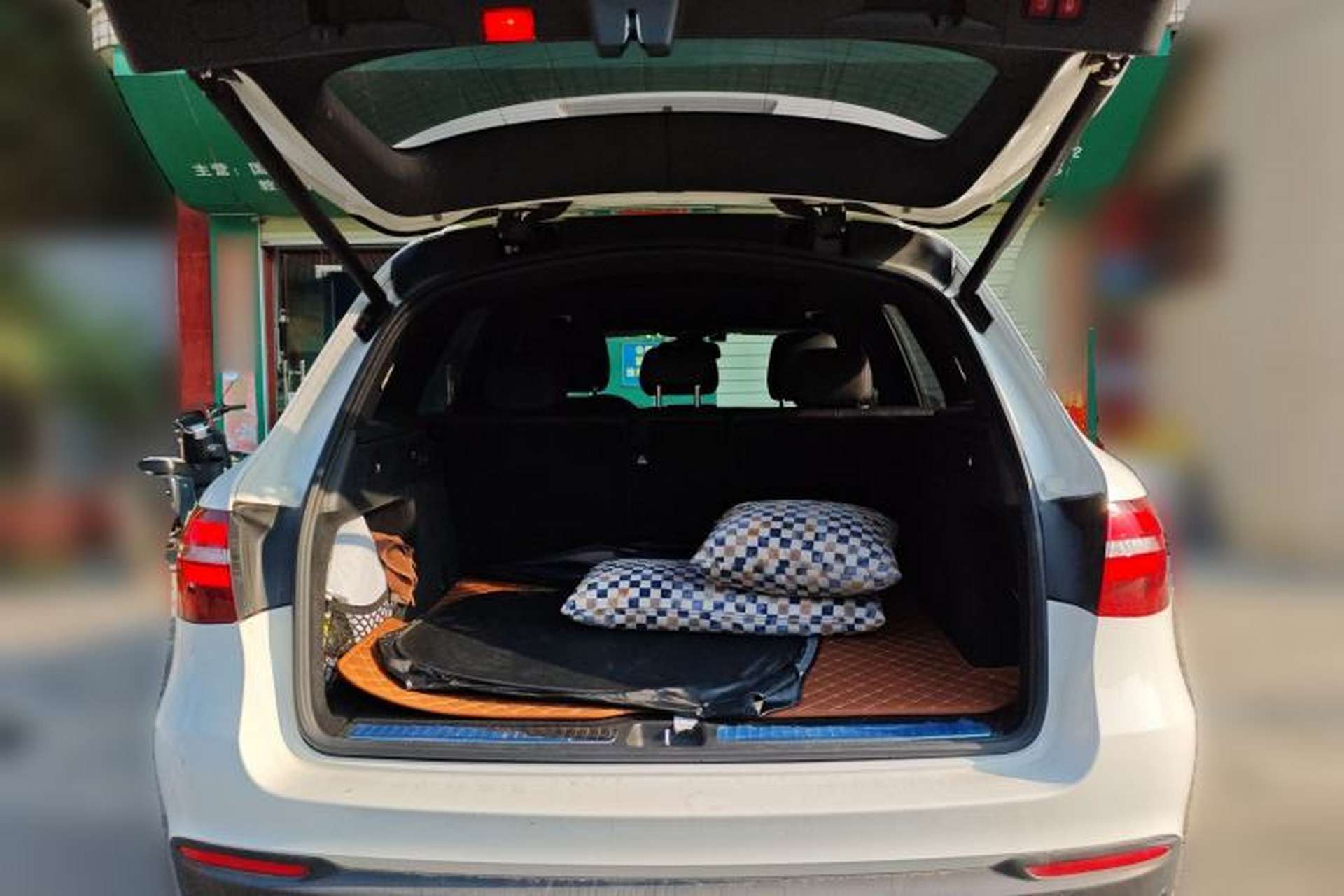 Used Mercedes-Benz GLC 2017 GLC 200 4MATIC Trunk