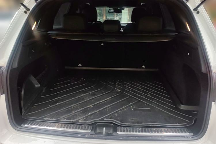 Used Mercedes-Benz GLC 2017 GLC 260 4MATIC Dynamic Edition Trunk