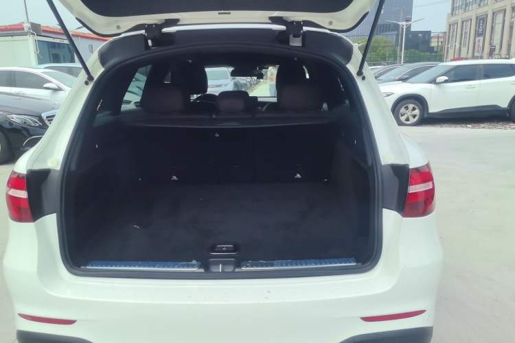 Used Mercedes-Benz GLC 2017 GLC 300 4MATIC Sport Edition Trunk