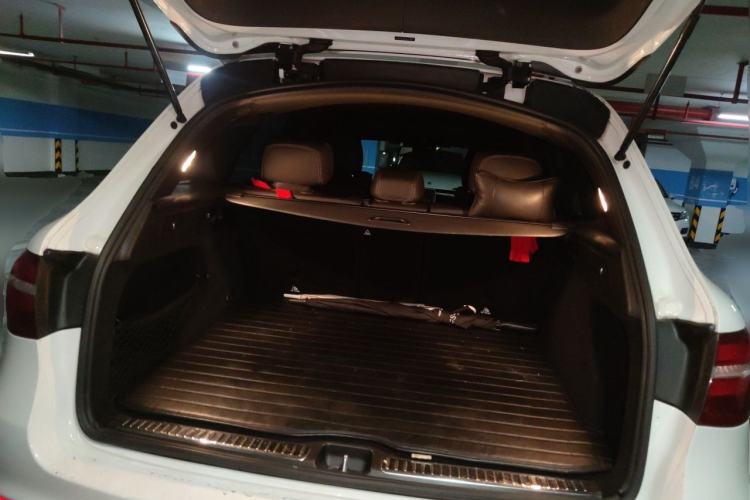 Used Mercedes-Benz GLC 2017 GLC 260 4MATIC Luxury Model Trunk