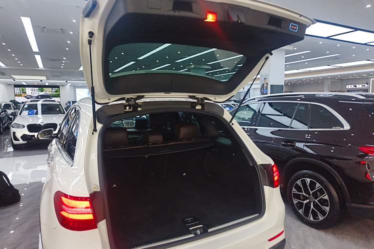 Used Mercedes-Benz GLC 2017 GLC 300 4MATIC Sport Edition Trunk