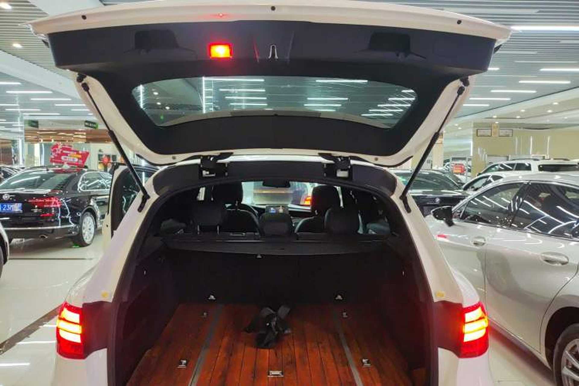 Used Mercedes-Benz GLC 2017 GLC 200 4MATIC Trunk