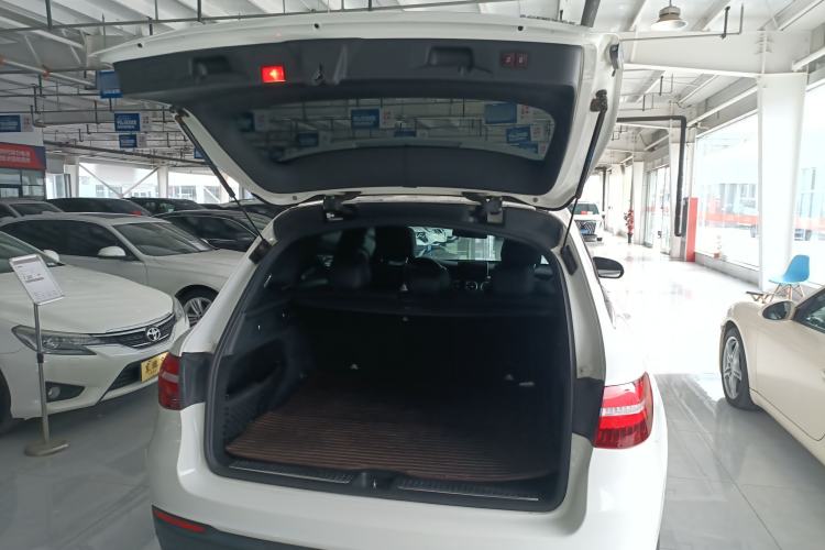 Used Mercedes-Benz GLC 2017 GLC 200 4MATIC Trunk