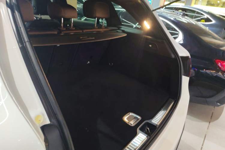 Used Mercedes-Benz GLC 2017 GLC 260 4MATIC Luxury Model Trunk