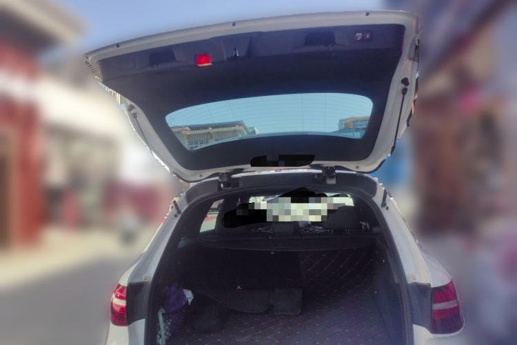 Used Mercedes-Benz GLC 2017 GLC 260 4MATIC Dynamic Edition Trunk