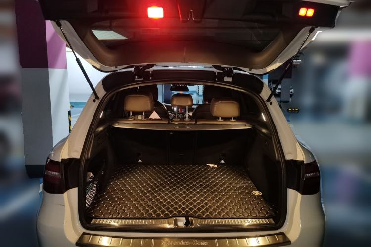 Used Mercedes-Benz GLC 2017 GLC 260 4MATIC Luxury Model Trunk