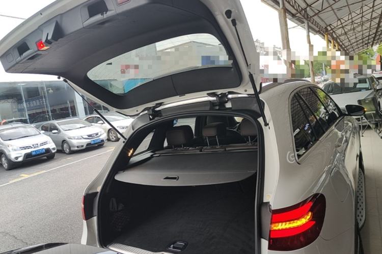 Used Mercedes-Benz GLC 2017 GLC 260 4MATIC Luxury Model Trunk