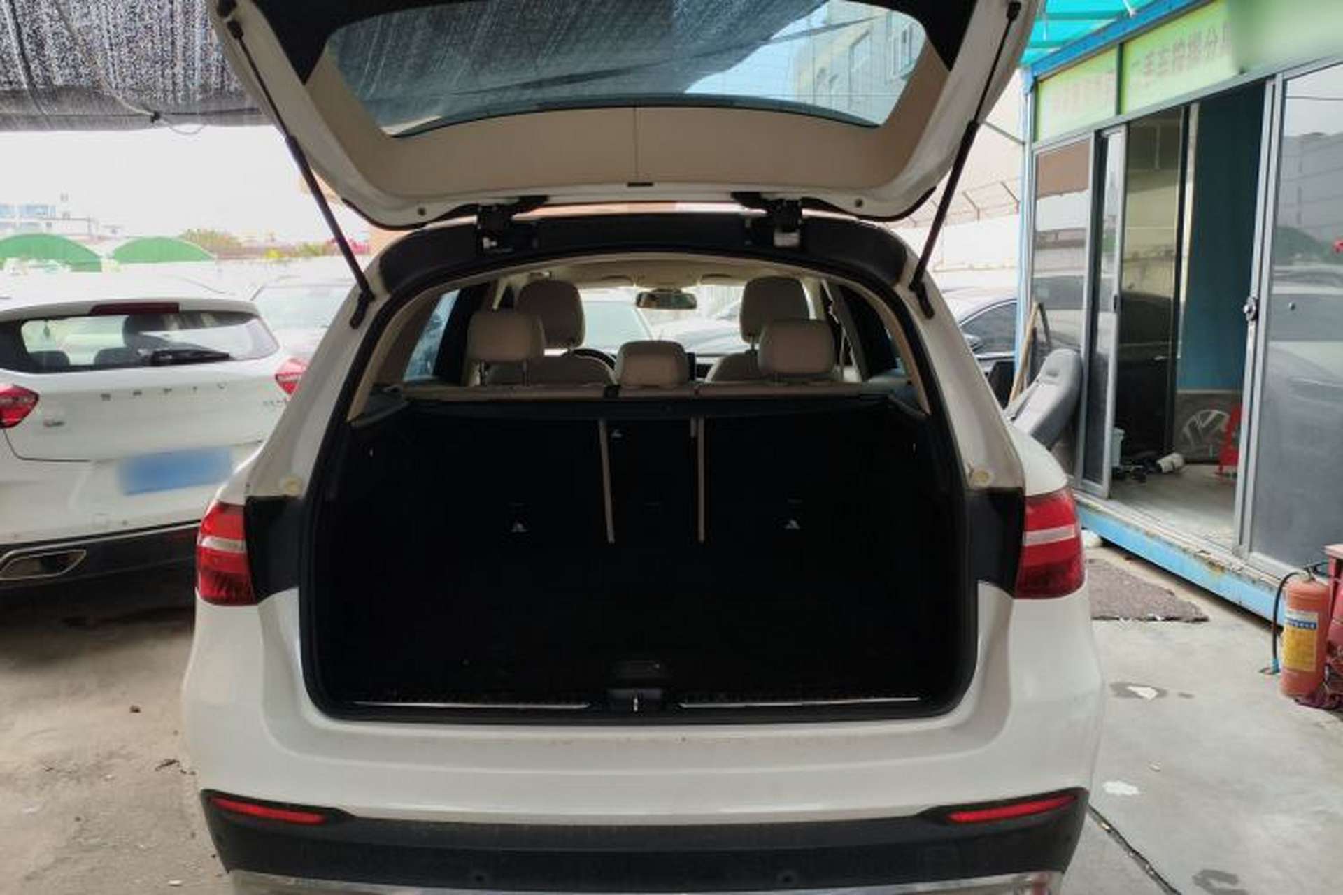 Used Mercedes-Benz GLC 2017 GLC 200 4MATIC Trunk