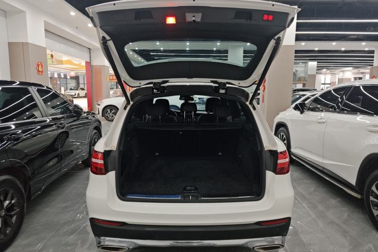 Used Mercedes-Benz GLC 2017 GLC 200 4MATIC Trunk