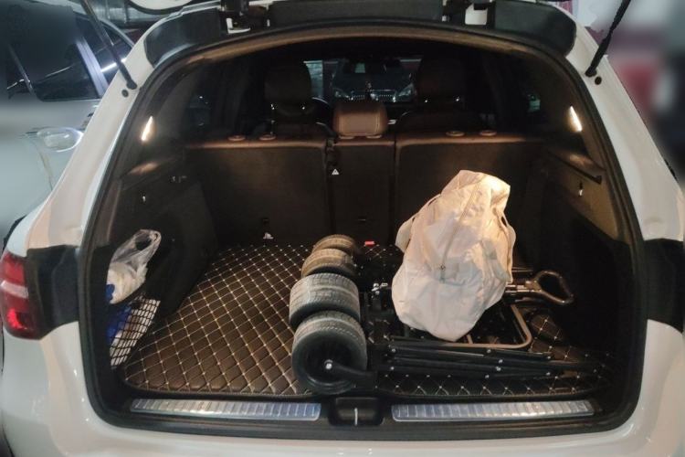 Used Mercedes-Benz GLC 2017 GLC 260 4MATIC Luxury Model Trunk