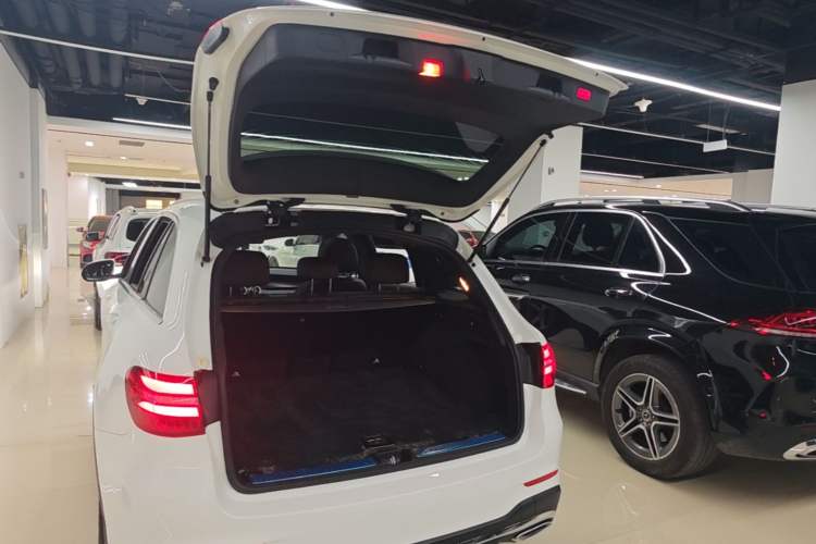 Used Mercedes-Benz GLC 2017 GLC 300 4MATIC Sport Edition Trunk