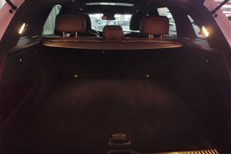 Used Mercedes-Benz GLC 2017 GLC 260 4MATIC Luxury Model Trunk