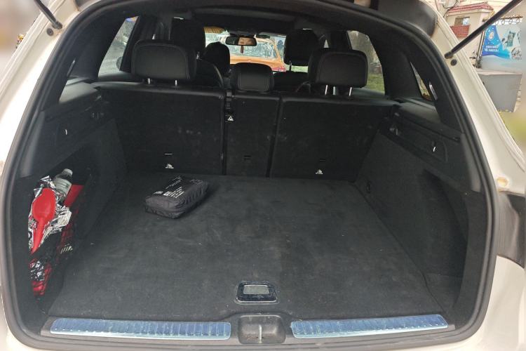 Used Mercedes-Benz GLC 2017 GLC 260 4MATIC Luxury Model Trunk