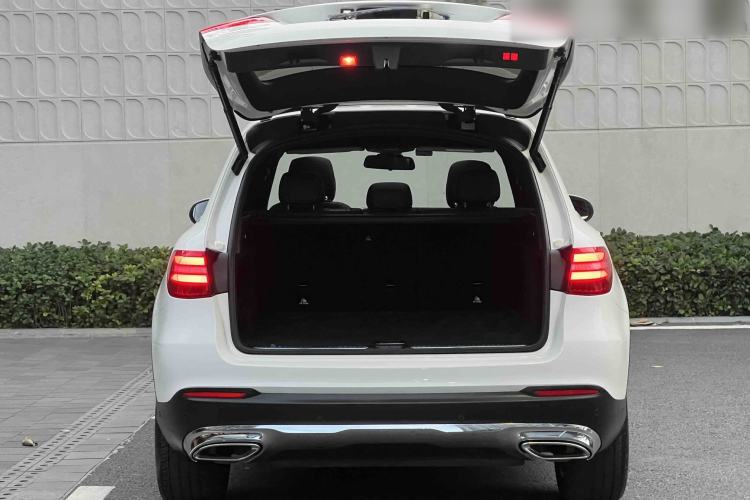 Used Mercedes-Benz GLC 2017 GLC 200 4MATIC Trunk