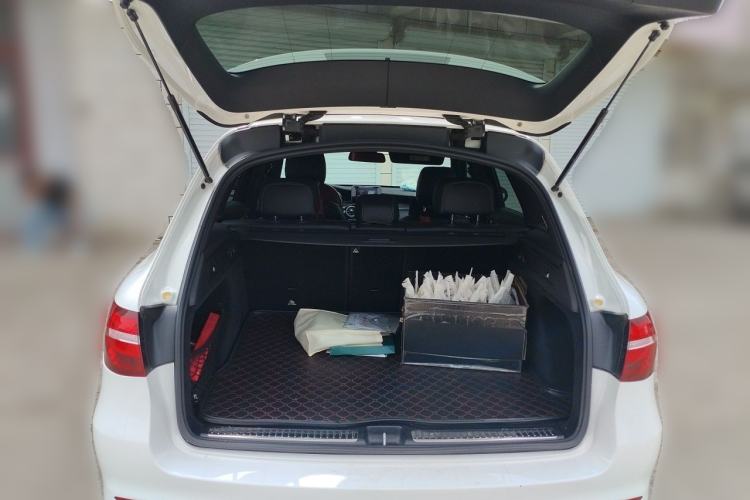 Used Mercedes-Benz GLC 2017 GLC 260 4MATIC Dynamic Edition Trunk
